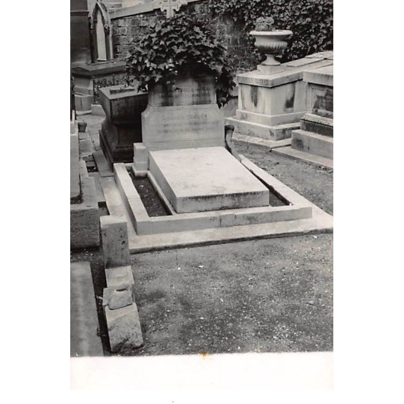 PARIS : cimetiere saint-pierre 18e Gabrielle Tholin - tres bon etat