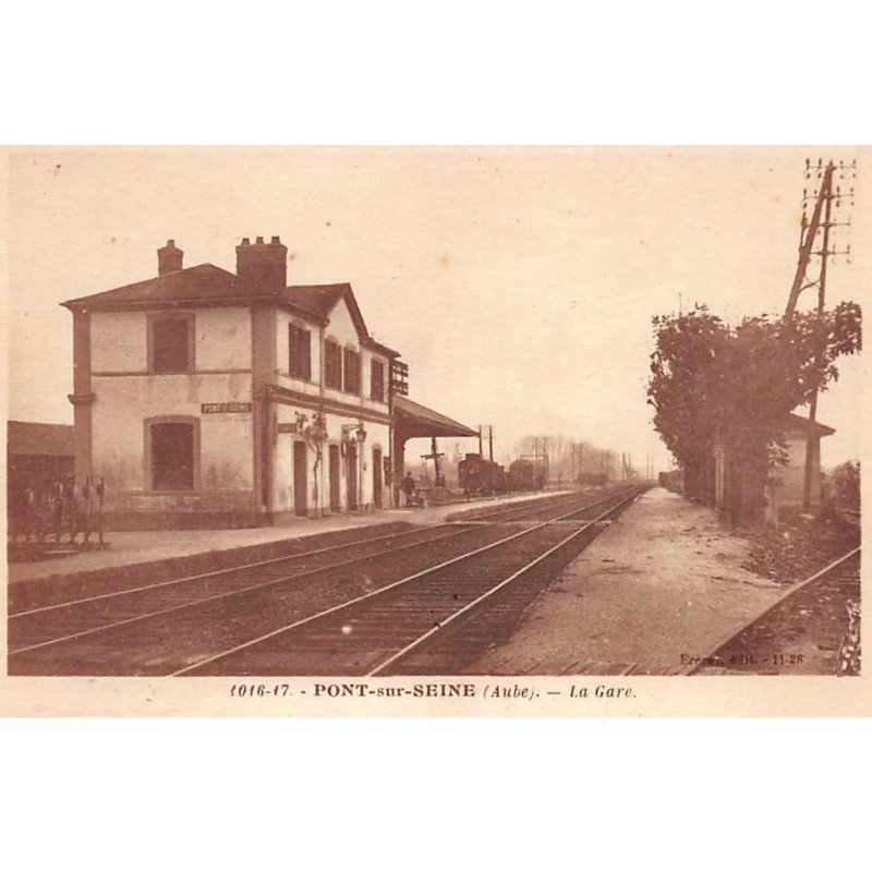 PONT-sur-SEINE : la gare - tres bon etat