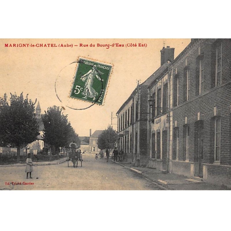 MARIGNY-le-CHATEL : rue du bourg-d'eau (cote est) - etat