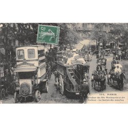 PARIS - Carrefour des Boulevards de Montmartre et des Italiens - La Station des Omnibus - très bon état