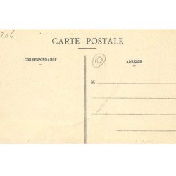 SAINTE-SAVINE : le marché place de l'eglise - tres bon etat