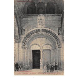 ORLONS-Ste-MARIE : porte de la cathedrale ste-marie - tres bon etat