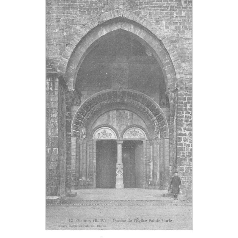 ORLONS-Ste-MARIE : porche de l'eglise ste-marie - tres bon etat