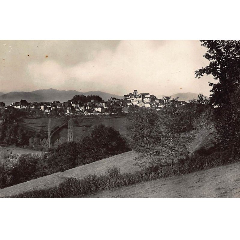 ORLONS-Ste-MARIE : ste-croix et les pyrénées - tres bon etat ORLONS-Ste-MARIE : ste-croix et les pyrénées - tres bon etat