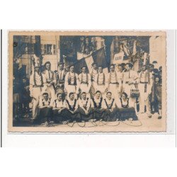 PYRENEES-ATLANTIQUES : danseurs basques - tres bon etat
