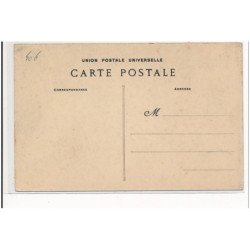 PYRENEES-ATLANTIQUES : types de basques danseurs aux fetes euskariennes - tres bon etat