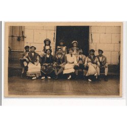 PYRENEES-ATLANTIQUES : labouche, groupe de luziens et luziennes, danseurs et danseuses du labourd - tres bon etat