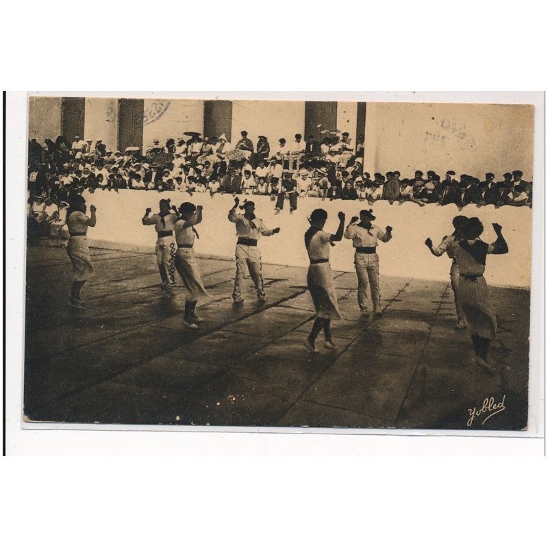 PYRENEES-ATLANTIQUES : danse du fandango - tres bon etat