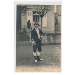 LA SOULE : type de danseur de la province de la soule, le baton - tres bon etat