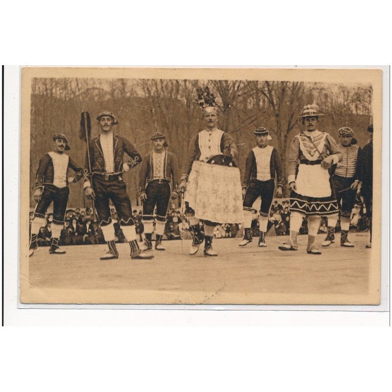 LA SOULE : types basques les basques de la soule, danseurs executant les danses antiques - etat