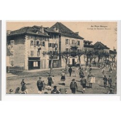 PYRENEES-ATLANTIQUES : cortege de danseurs basques - tres bon etat
