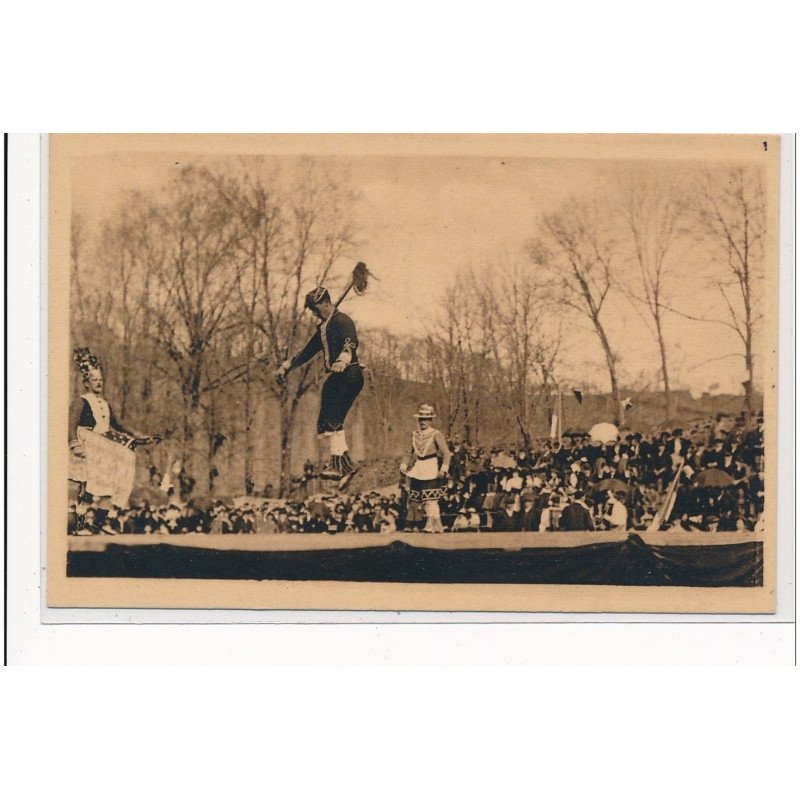 PYRENEES-ATLANTIQUES : le cherrero, danseur de la soule, gobrelet danse du verre - tres bon etat