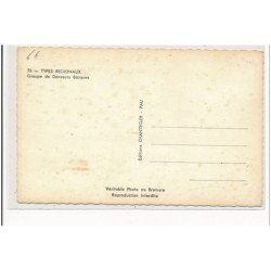 PYRENEES-ATLANTIQUES : types regionaux, groupe de danseurs basques (la Place Centrale à Tardets-Sorholus)- tres bon etat