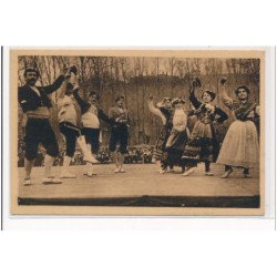 PYRENEES-ATLANTIQUES : fete basque, les kaskarots et les kaskarotes danseurs - etat