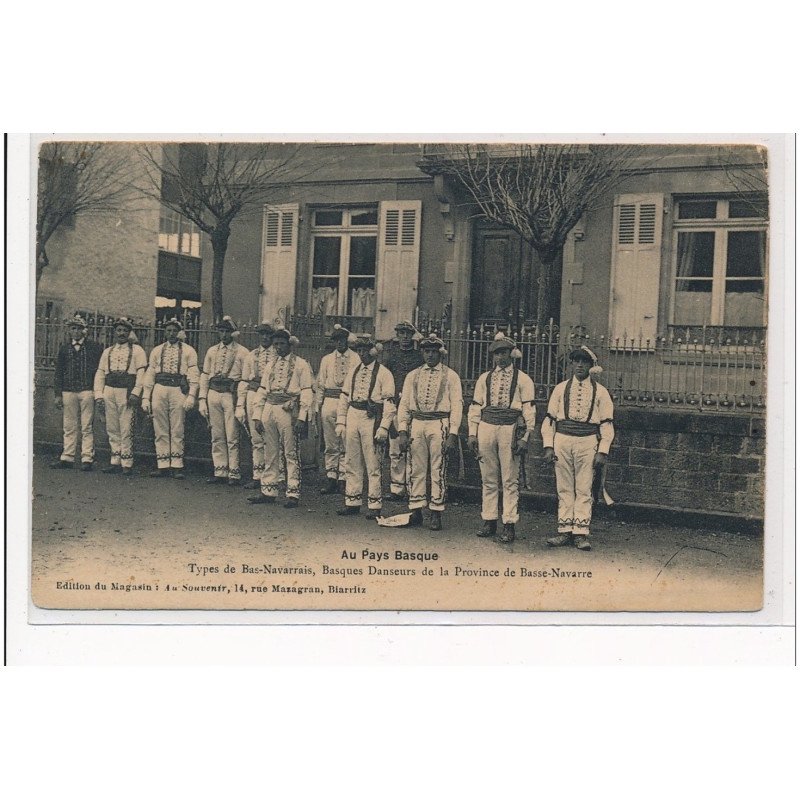 PYRENEES-ATLANTIQUES : basques danseurs de la province de basse-navarre - etat