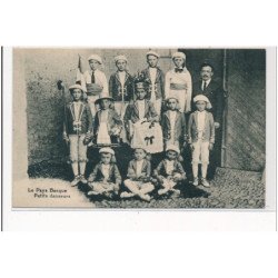 PYRENEES-ATLANTIQUES : petits danseurs - tres bon etat