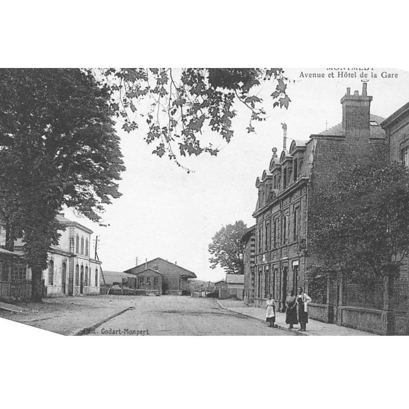 MONTMEDY : avenue et hotel de la gare - tres bon etat