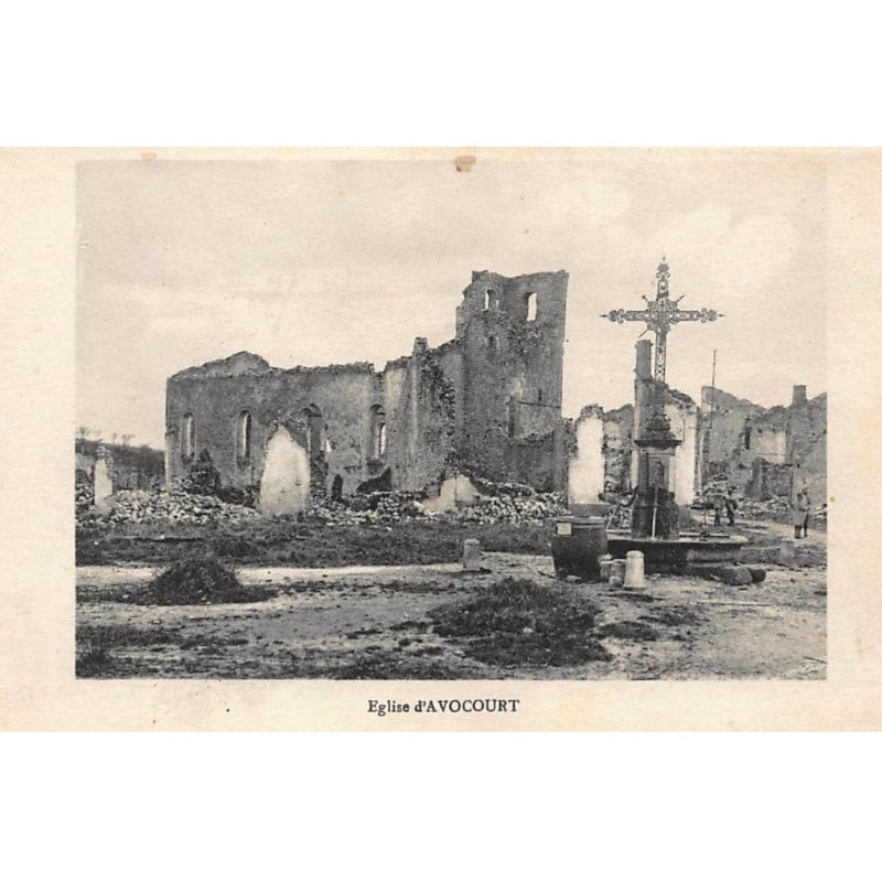 AVOCOURT : eglise en ruine - tres bon etat