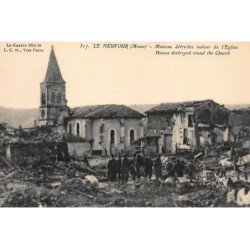 LE NEUFOUR : maison détruites autour de l'eglise - tres bon etat