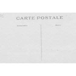 LE NEUFOUR : maison détruites autour de l'eglise - tres bon etat