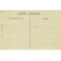 PAROIS : vue interieur du village, eglise - tres bon etat