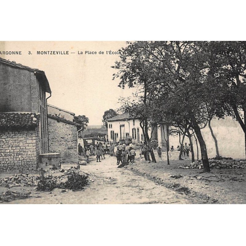 MONTZEVILLE : la place de l'ecole - tres bon etat
