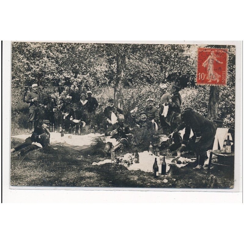 COUSSAC-BONNEVAL : militaires, pique-nique - tres bon etat