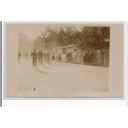 PARIS : course à pied, cyclistes - tres bon etat