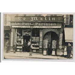 CAEN : marchand de journaux, cartes postales rue saint-jean, le petit parisien - etat