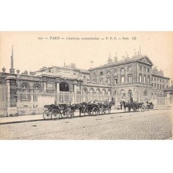 PARIS - L'Hôpital Lariboisière - très bon état