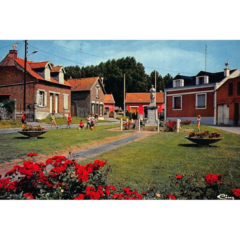 LE HAUCOURT : le monument - tres bon etat