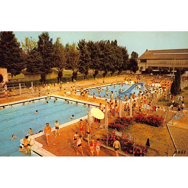 QUESSY-CITE : la piscine - tres bon etat