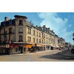 SOISSONS : rue du commerce avec tabac """"la civette"""" - tres bon etat