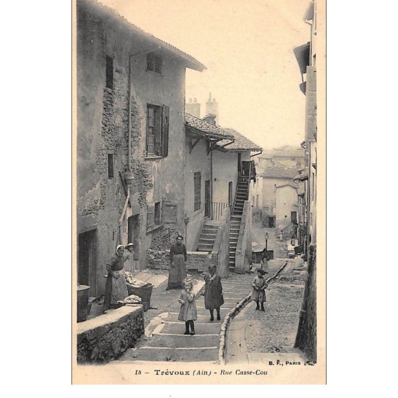 TREVOUX : rue casse-cou - tres on etat