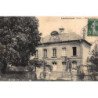 LANDRICOURT : maison et ecole - tres bon etat