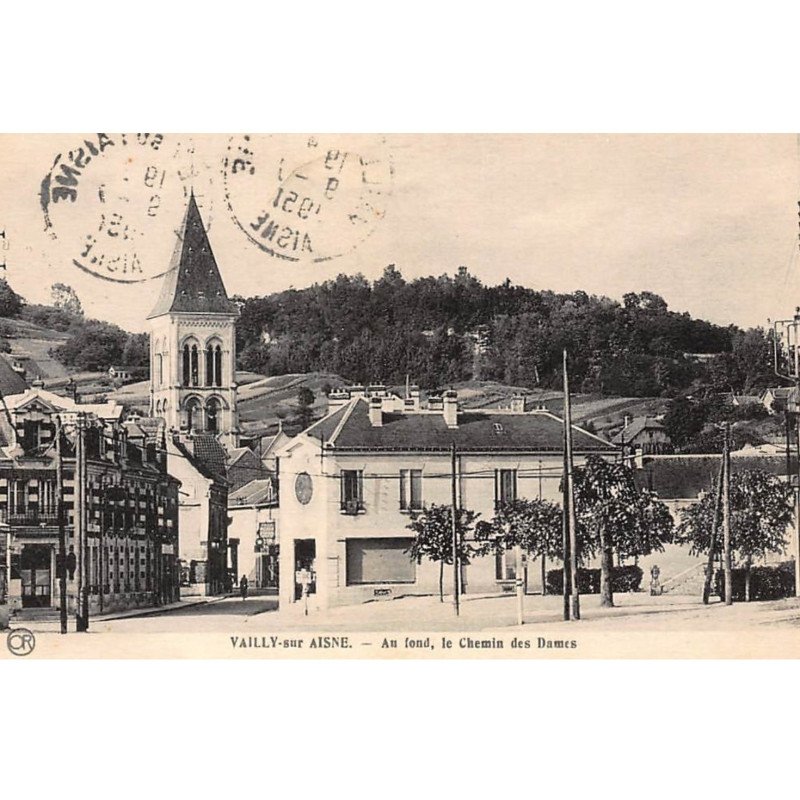 VAILLY-sur-AISNE : au fond le chemin des dames - etat