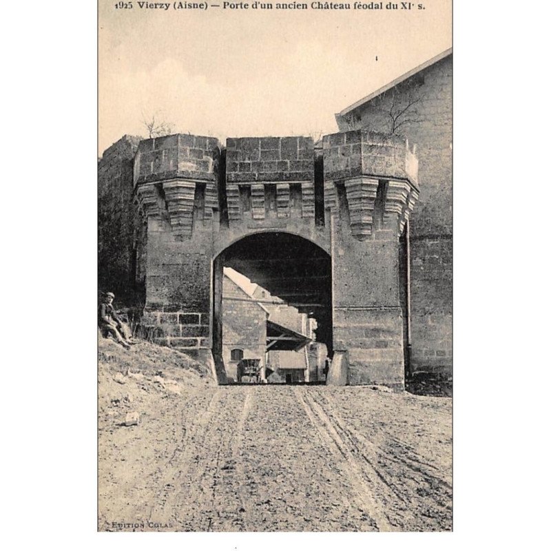 VIERZY : porte d'un ancien chateau feodal du XIe siecle - tres bon etat