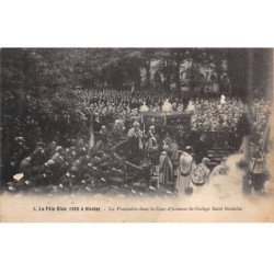 La Fête Dieu 1926 à NANTES - La Procession dans la Cour d'Honneur du Collège Stanislas - très bon état