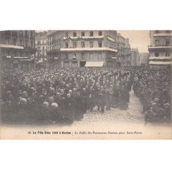La Fête Dieu 1926 à NANTES - Le Défilé des Paroissiens Nantais Place Saint Pierre - très bon état