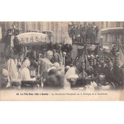 La Fête Dieu 1926 à NANTES - La Bénédiction Pontificale sur le Péristyle de la Cathédrale - très bon état