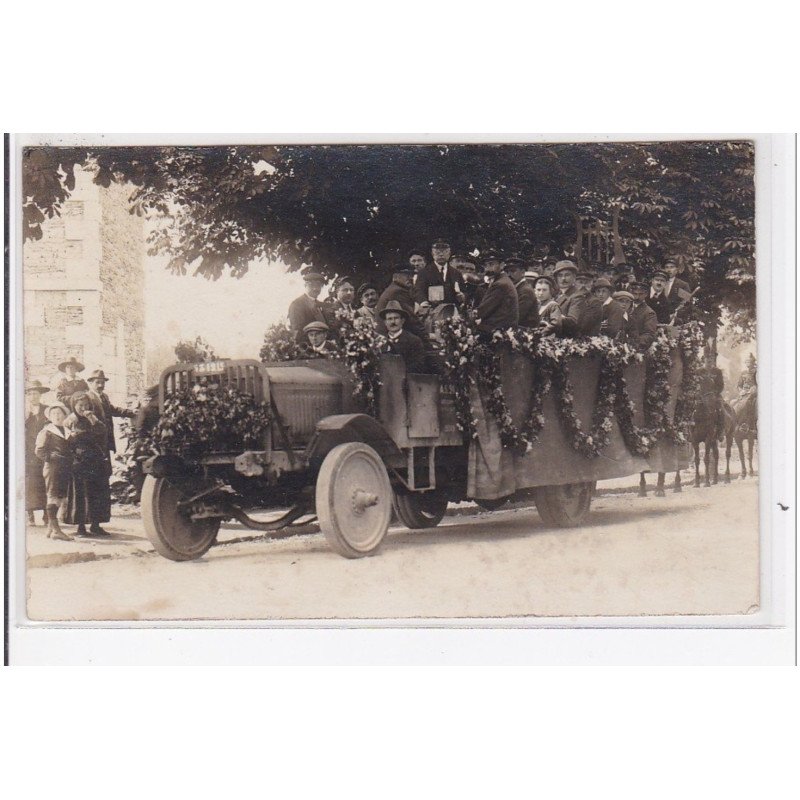 LE VIVIER DES LANDES : carte photo d'une fête en 1923 - très bon état
