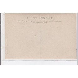 Lot de 2 cartes photo (intérieur de ferme) a localiser - très bon état