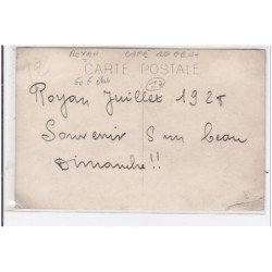ROYAN : café regent, la salle est remplie - état