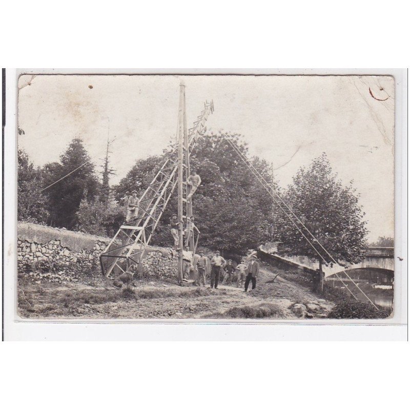 GERS : pose de poteaux électrique, auch? (P. Frézignac, photographe, Auch) - état