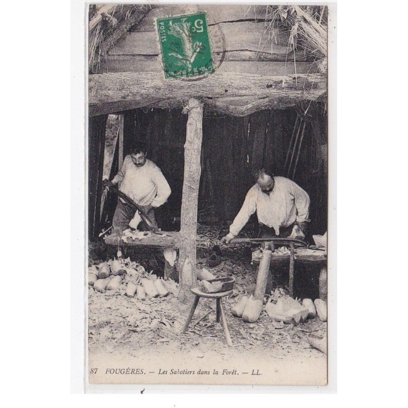 FOUGERES : les sabotières dans la foret - très bon état FOUGERES : les sabotières dans la foret - très bon état