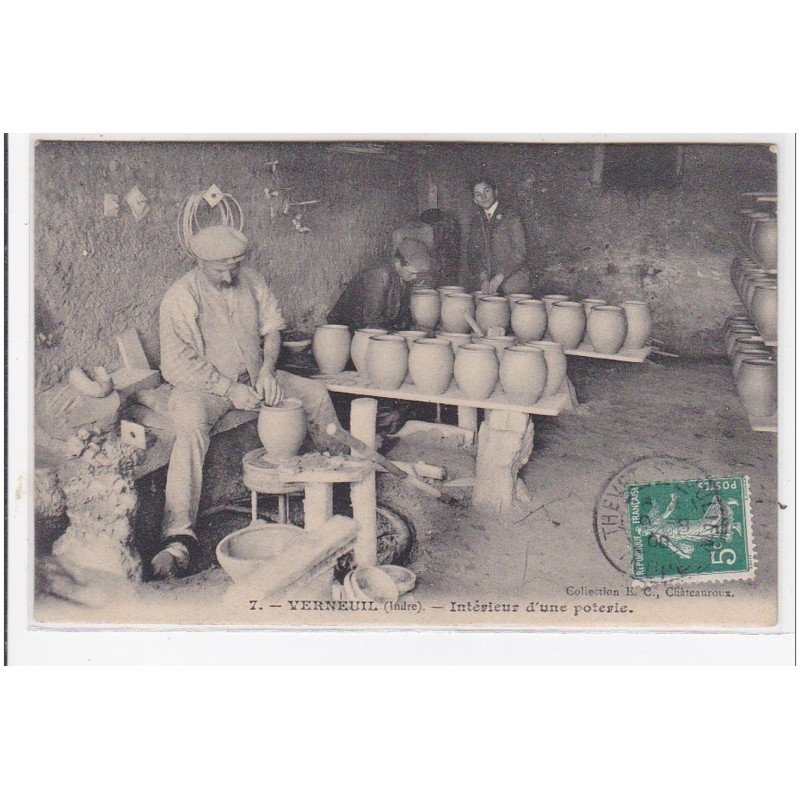 VERNEUIL : intérieur d'une poterie - très bon état