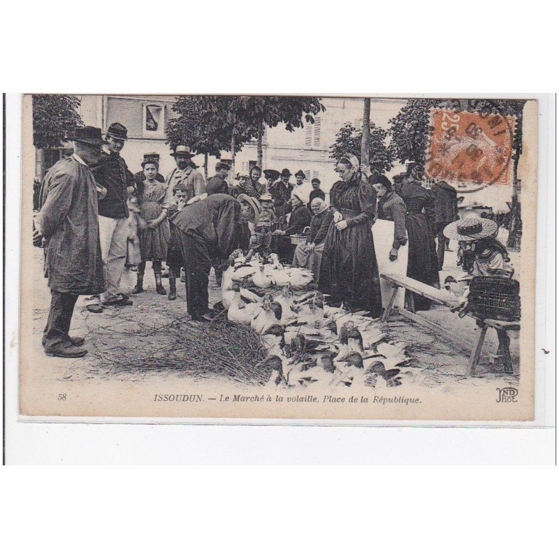 ISSOUDUN : le marché à la volaille, place de la république - très bon état ISSOUDUN : le marché à la volaille, place de la république - très bon état