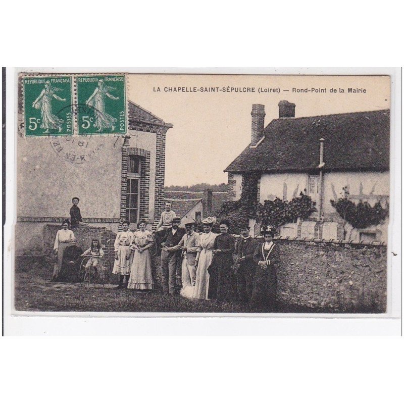 LA CHAPELLE-St-SEPULCRE : rond-point de la mairie - très bon état