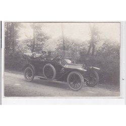 RUEIL-sur-LAYOU : voiture avec personnages - très bon état