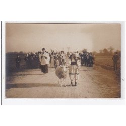 SAINT MACAIRE-du-BOIS : fete jeanne d'arc mouton - très bon état